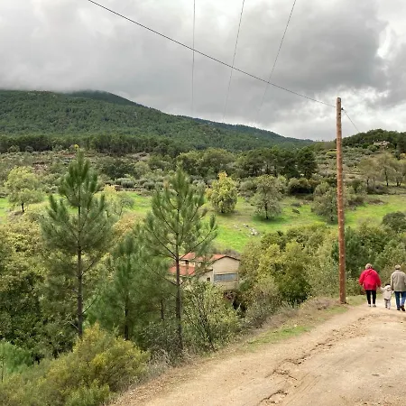 En Valle Del Tietar Feriehus *